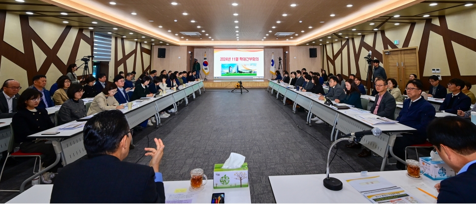 연수구가 송도 제2청사 개청식 직후인 지난 5일 확대간부회의를 제2청사 대회의실에서 처음 개최 했다